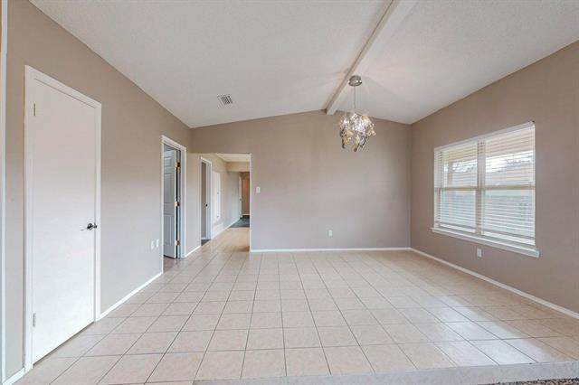 Building Photo - 2124 Robinson St