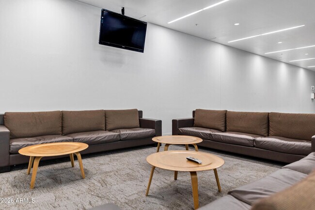 Building Photo - 7161 E Rancho Vista Dr