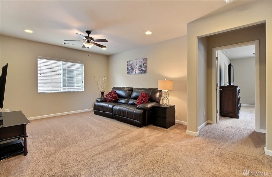Building Photo - 8840 Jayden Dr NE