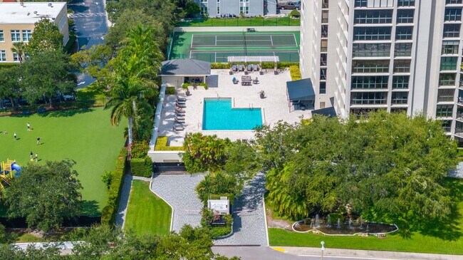 Building Photo - 3301 Bayshore Blvd