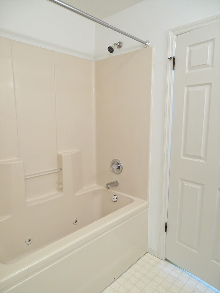 Building Photo - 6441 Lincoln Ct