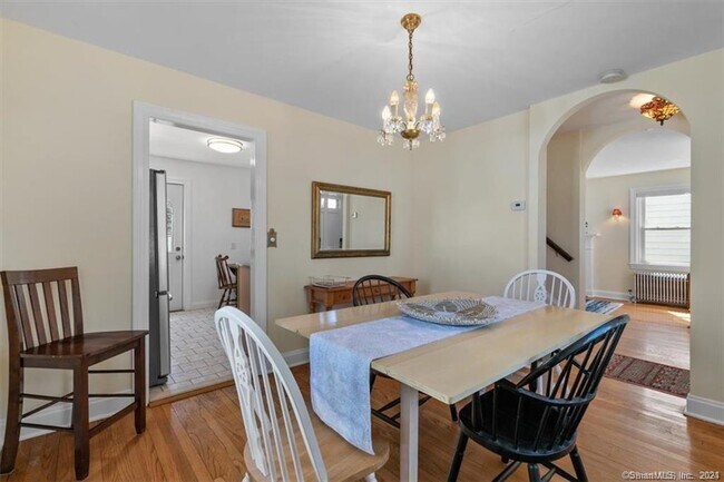 Building Photo - 21 Lilac Ave