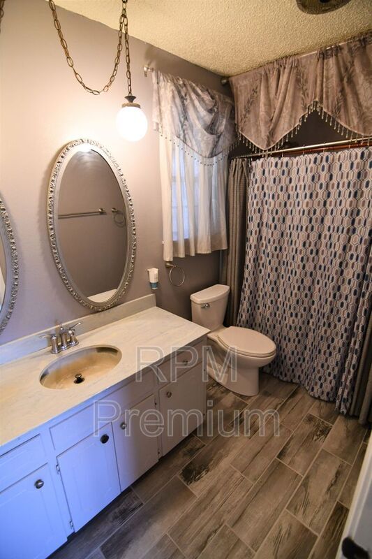 Building Photo - 7720 Kings Hill Ave