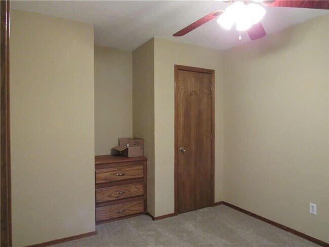 Building Photo - 936 W Tesio Way