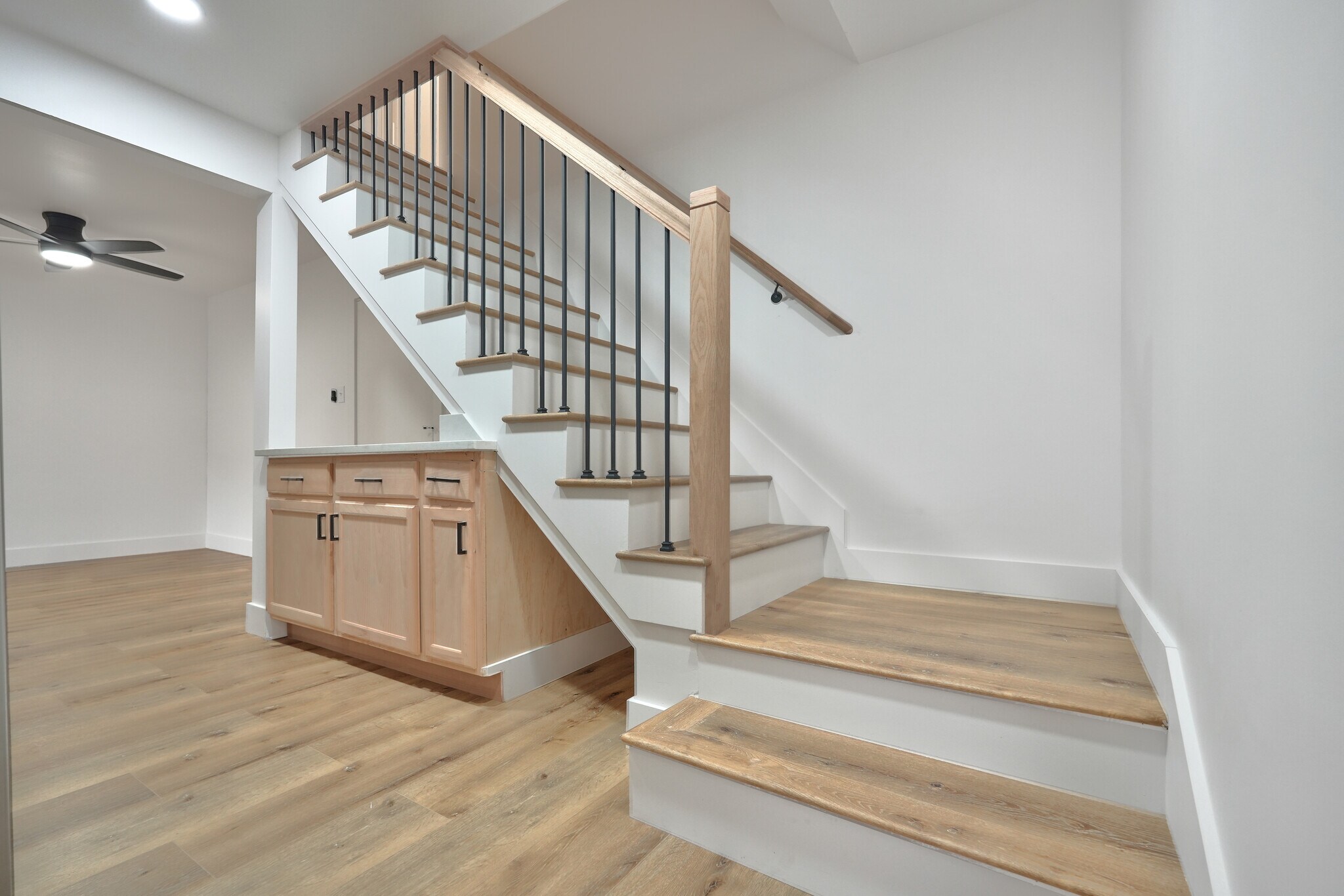 Staircase to bedrooms - 4323 Marlborough Dr
