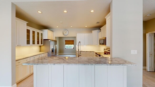 Building Photo - 959 N Hwy A1A