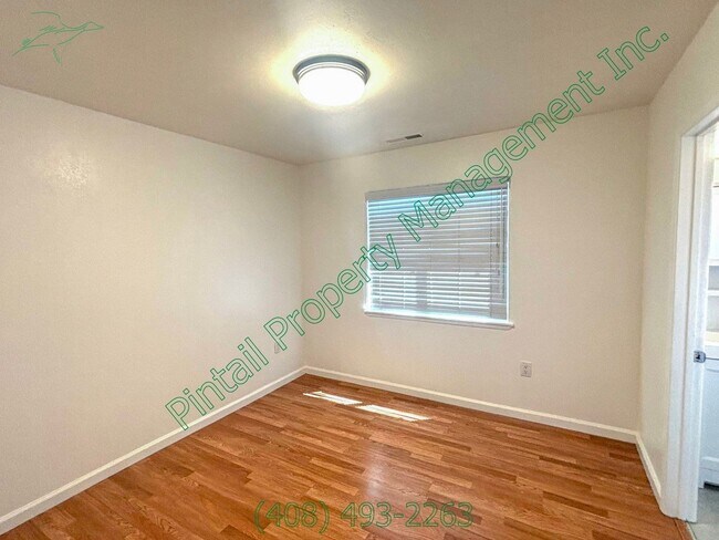 Building Photo - 3428 San Marino Ave