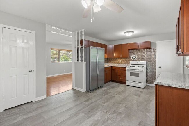 Building Photo - 1560 Estes Dr