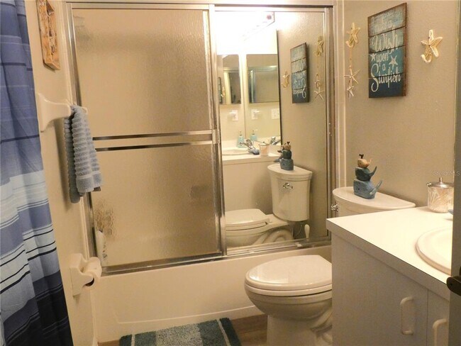 Building Photo - 9320 Clubside Cir