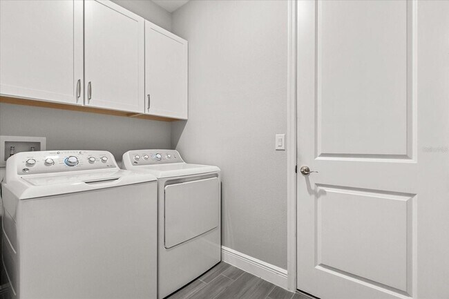 Building Photo - 1020 River Otter Wy