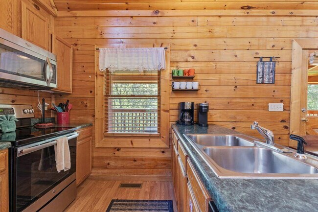 Building Photo - 1844 Trout Way