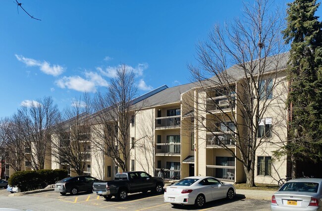 Building Photo - 37 S Williams St