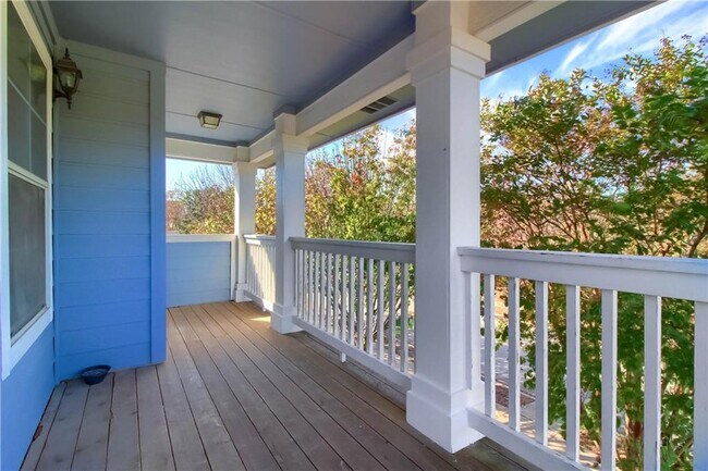 Building Photo - 706 Big Spring Dr