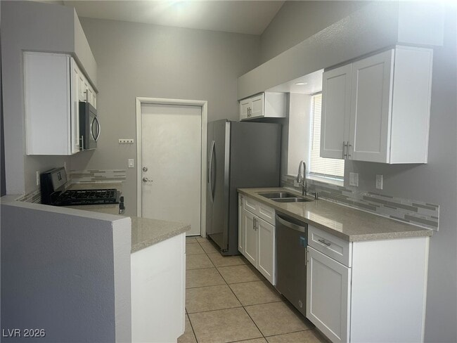 Building Photo - 948 Chaps Cir