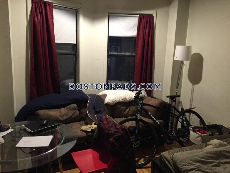 Building Photo - 616 Columbus Ave