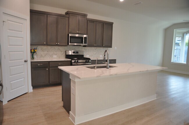 Building Photo - 31822 Grand Orch Ln