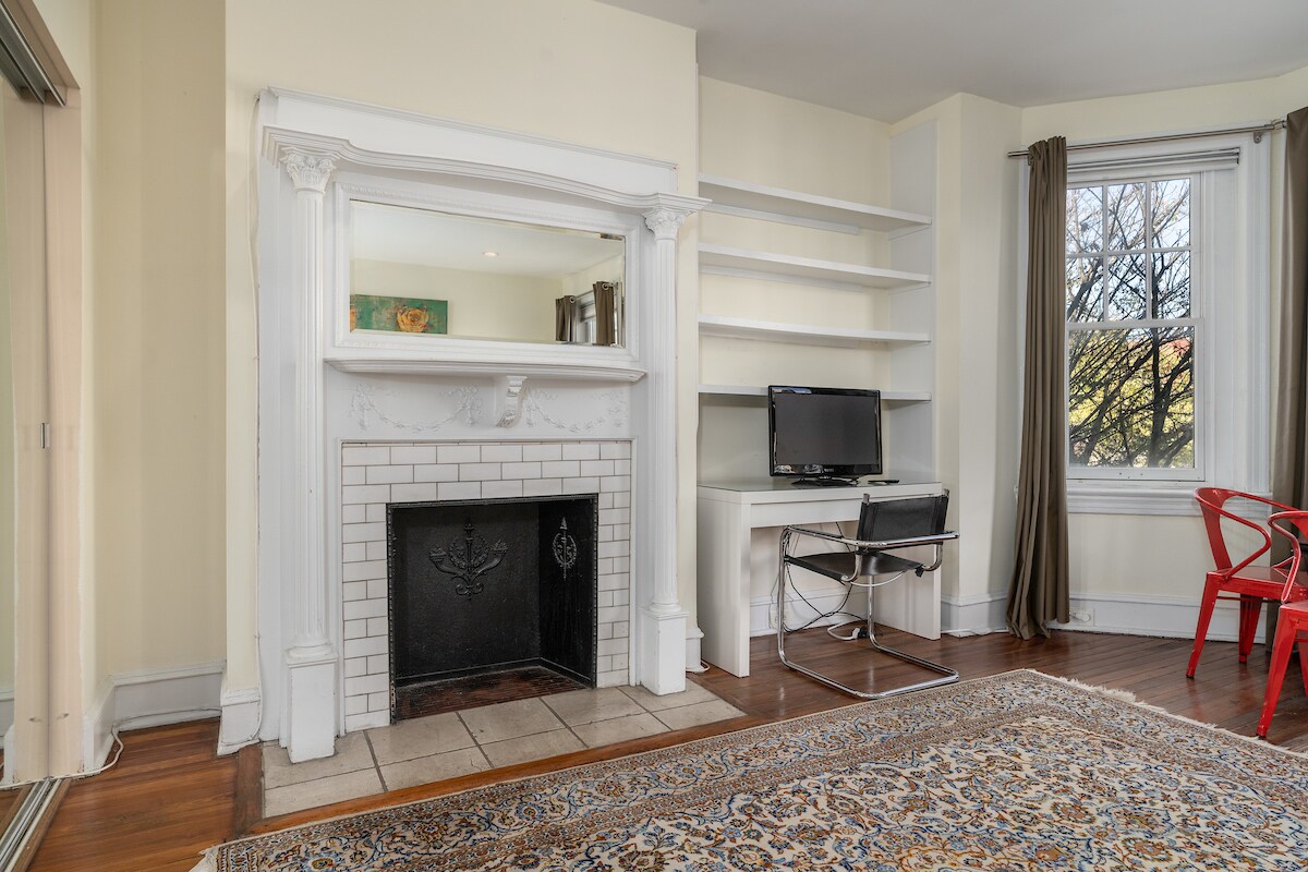 Building Photo - 1820 Calvert St NW