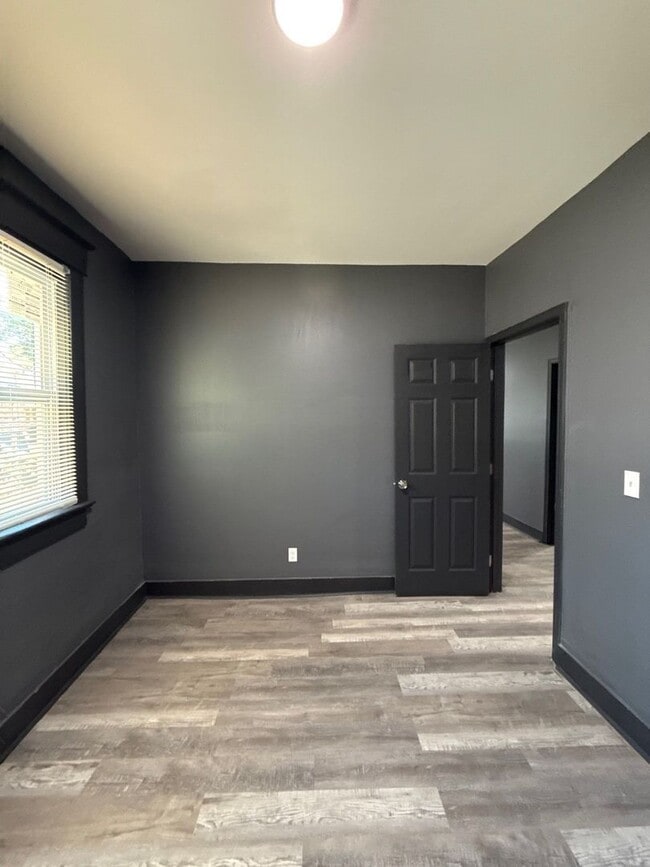 Building Photo - Fully Renovated Home in Berclair/Highland Heights – Section 8 Welcome!