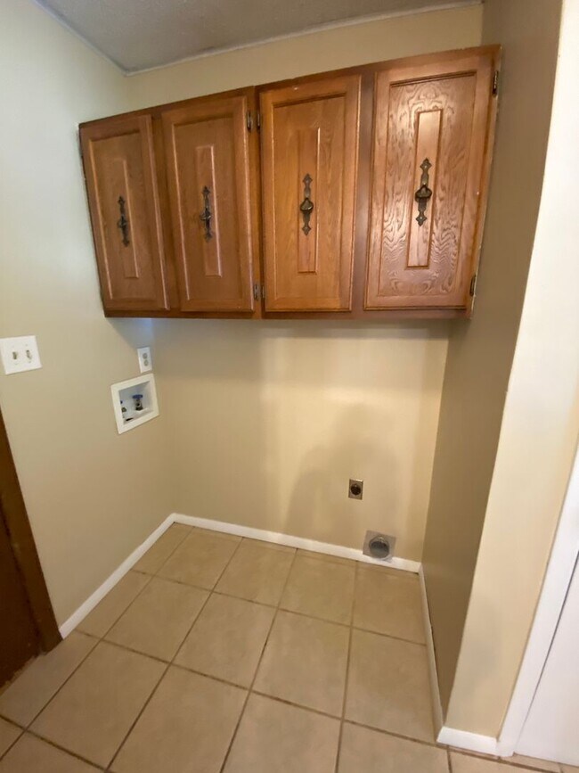 Building Photo - Beautiful  Home in Southeast Springfield