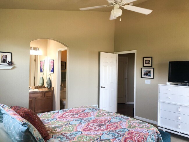 Building Photo - Charming Home for Rent on Corbu Heights