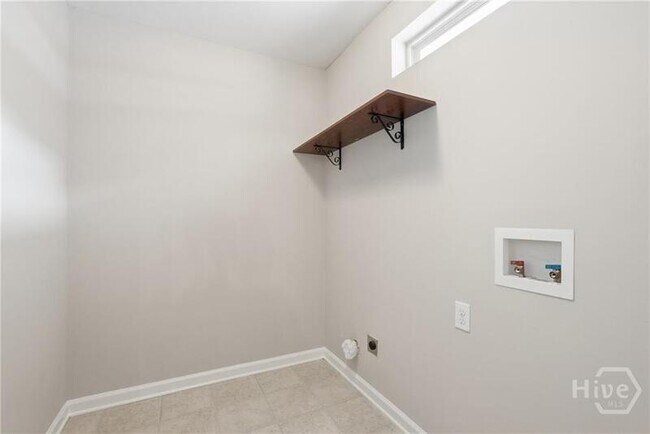 Building Photo - 380 Summer Hill Way
