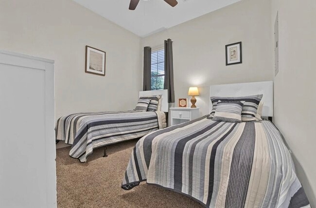 Building Photo - 504 River Oaks Dr