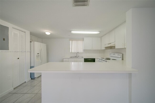 Building Photo - 551 NW 82nd Ave