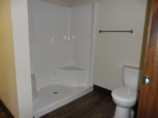 Building Photo - 1320 E Chelan Ct