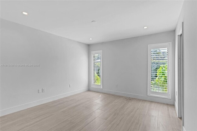 Building Photo - 6900 SW 136th St