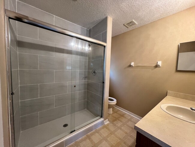 Building Photo - **COMING SOON** - 3/2 Townhome in Riversid...