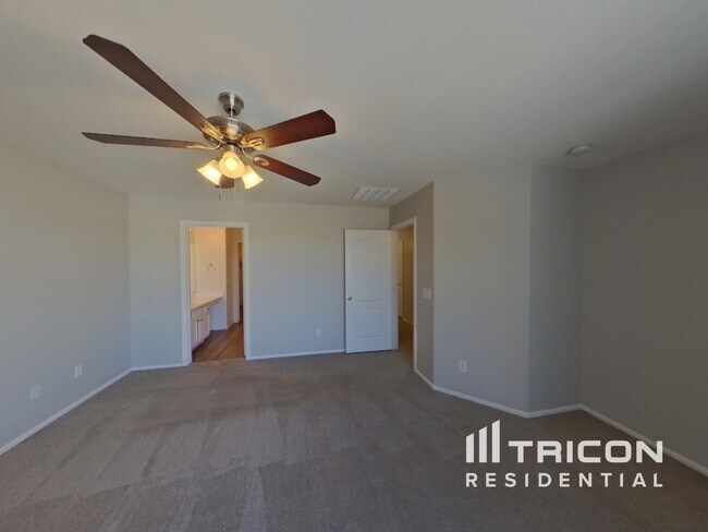 Building Photo - 40155 W Thornberry Ln