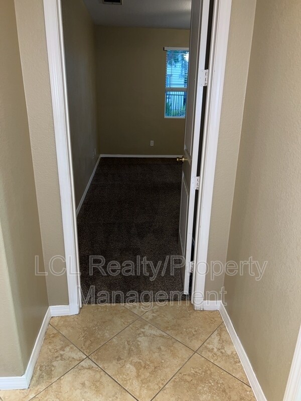 Building Photo - 30364 Skipstone Way