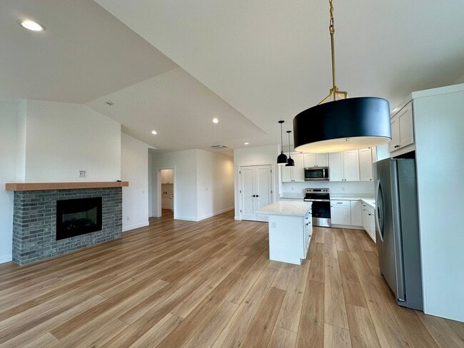 Building Photo - 2075 Bowfin Way