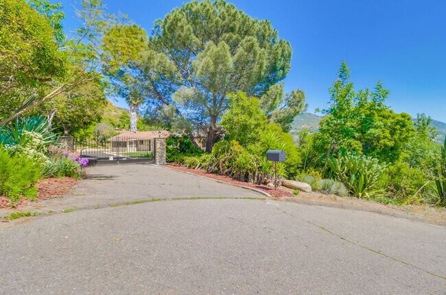 Building Photo - 3289 Altoro Ln