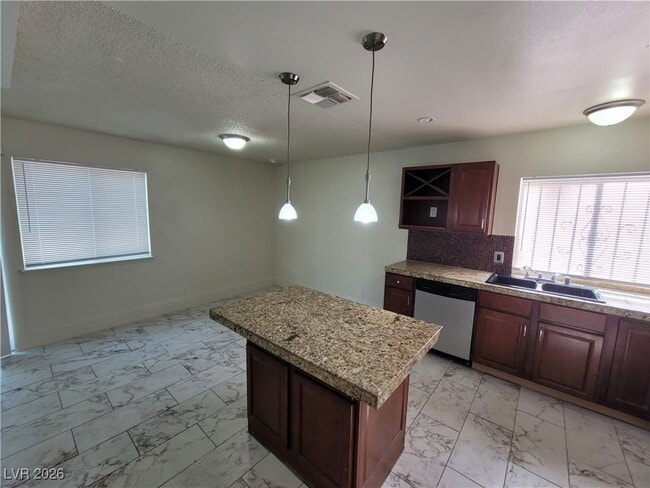 Building Photo - 3908 Montebello Ave