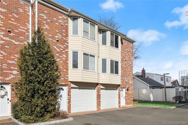 Building Photo - 1611 Washington Blvd