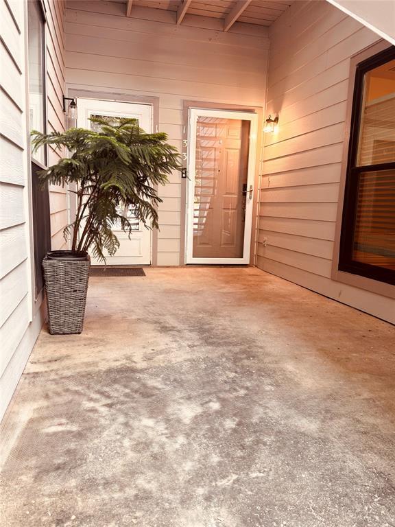 Building Photo - 3839 Dry Creek Dr