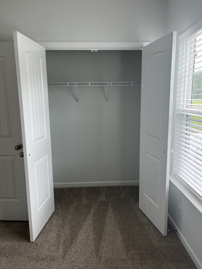 Building Photo - 306 Crimper Ln