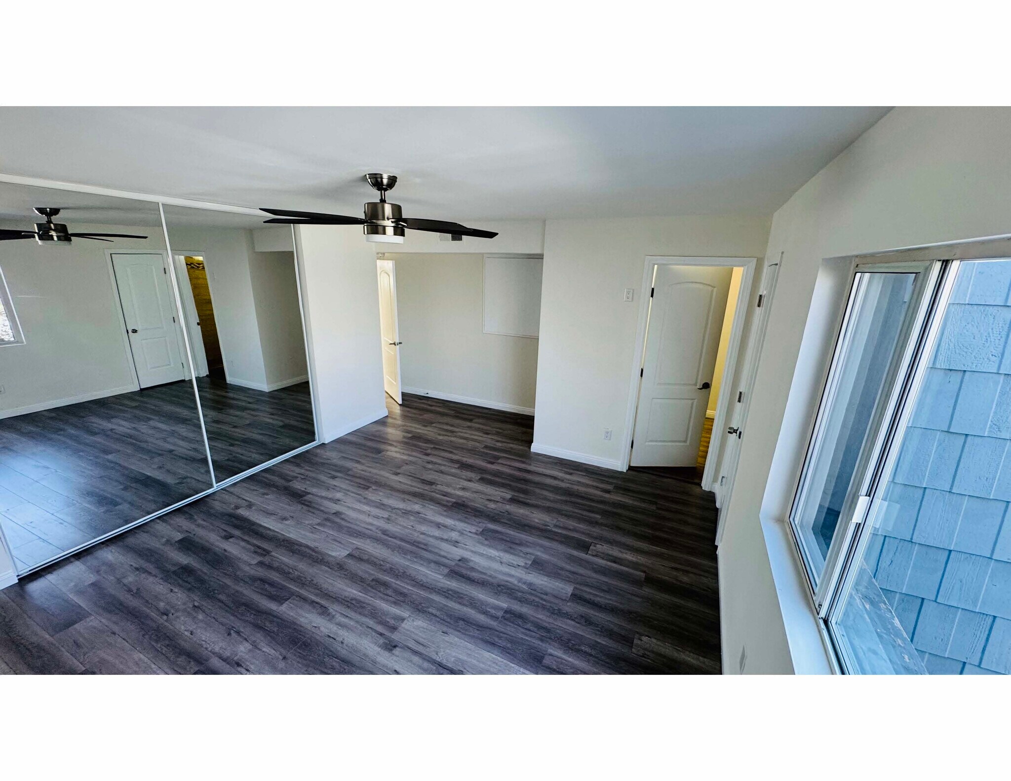 Building Photo - 18550 Hatteras St