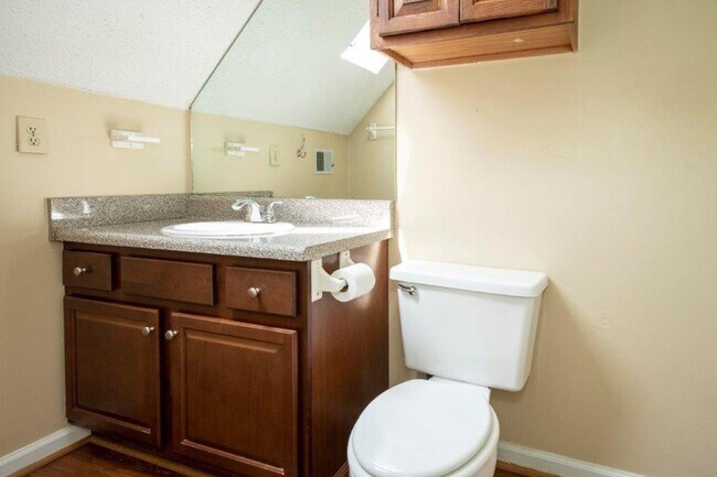 Building Photo - Campus Courtyard at Glenn #10