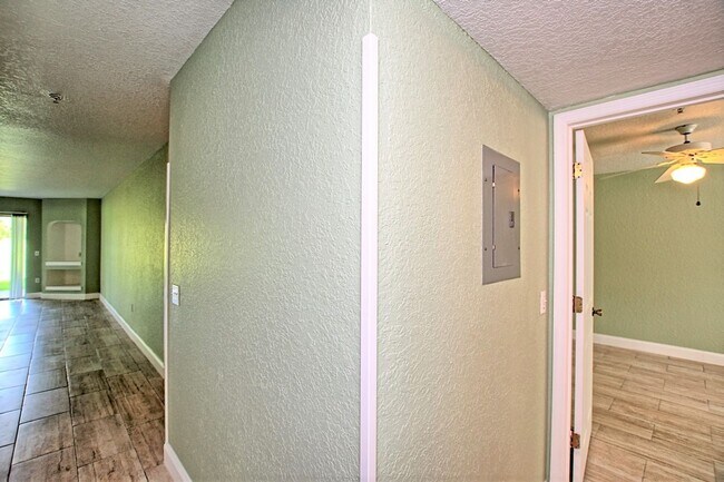 Building Photo - 1 bed/ 1 bath with one car garage in Audub...