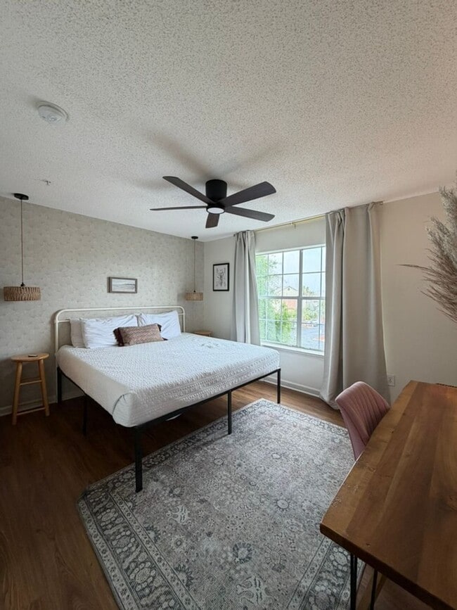 Building Photo - Furnished 3 Bedroom, 2 Bath Condo In Indian Lake!