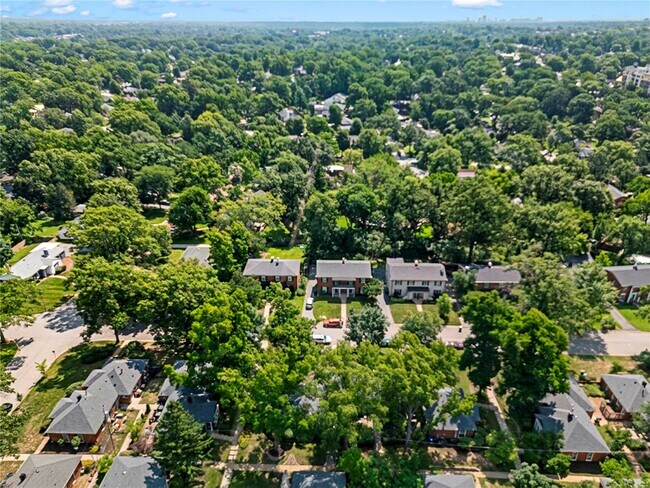 Building Photo - 725 Berick Dr