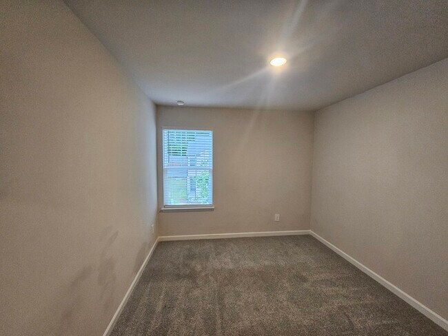 Building Photo - Beautiful Townhome for Lease in Lawrenceville