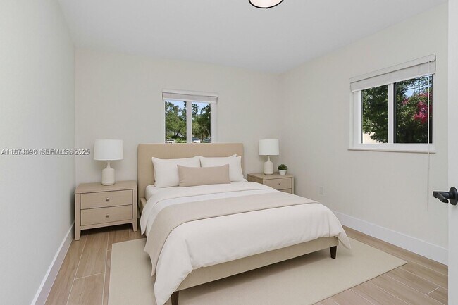 Building Photo - 990 NE 159th St