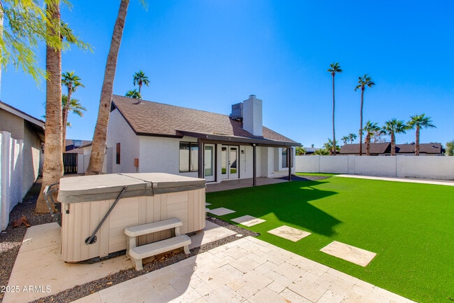 Building Photo - 1112 N 87th St