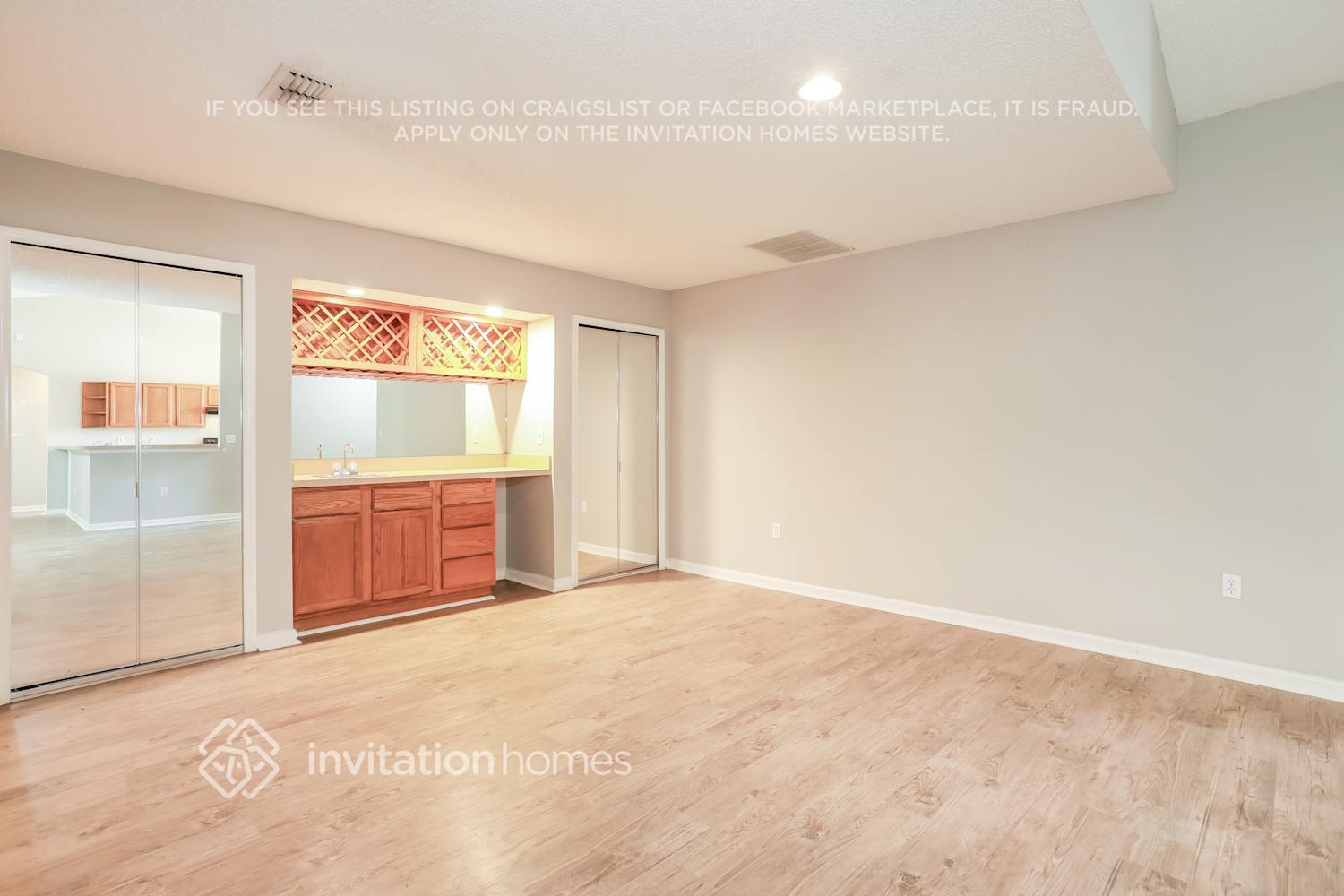 Building Photo - 9785 Oxford Station Dr