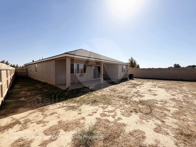 Building Photo - 1613 S. Dinkey Creek Rd