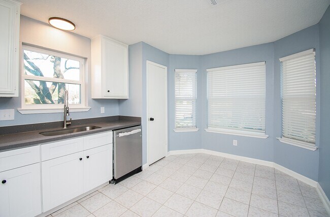 Building Photo - 16419 N Bend Dr