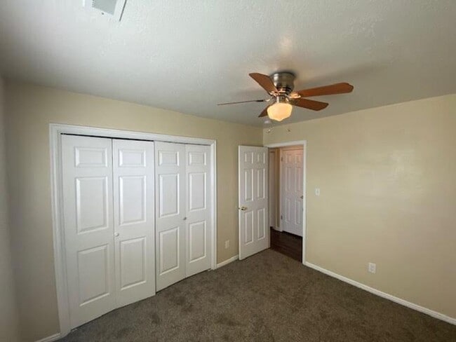 Building Photo - 3 bed, 2 bath Twin Home